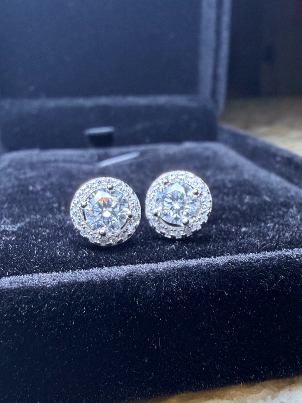 Classic Round 1.0 carat Moissanite Halo Stud Earrings in 925 Solid Silver